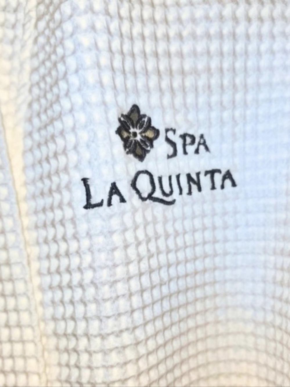 La Quinta Spa Robe in White Like New